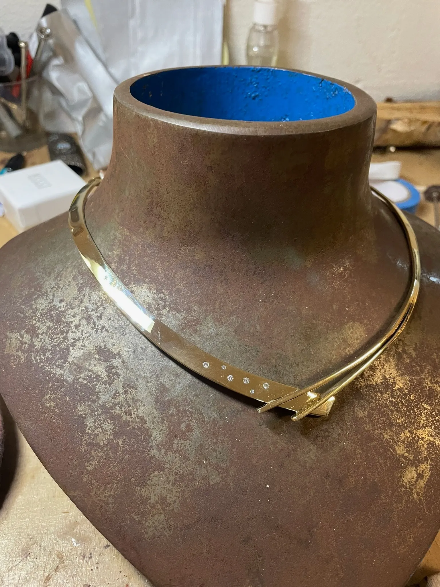 Gouden spang met diamanten